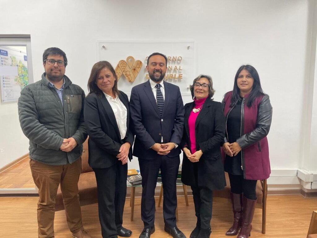 Directorio de la Federación Nacional de Asistentes de la Educación Pública de Chile realiza visita protocolar al Gobernador Óscar Crisóstomo