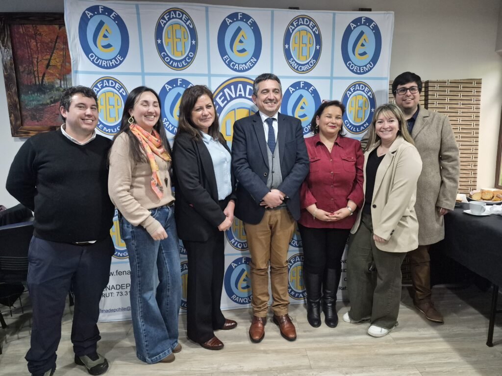 Directivas Comunales y Fenadep Chile se reúne con Director Ejecutivo del SLEP Valle Diguillín para abordar gestión, presupuesto y condiciones laborales.