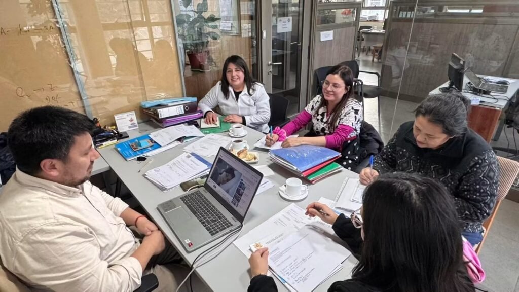AFE Trehuaco sostiene importante reunión de trabajo con el Director del Departamento de Educación Municipal.