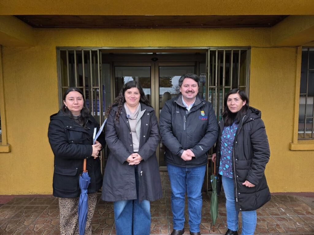 Asociación de Asistentes de la Educación de El Carmen sostiene clave reunión de trabajo con Alcalde Renán Cabezas.